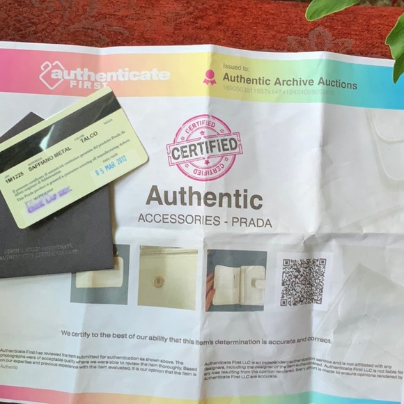 Prada AUTHENTIC saffiano small bifold wallet off white VGC - Picture 12 of 12